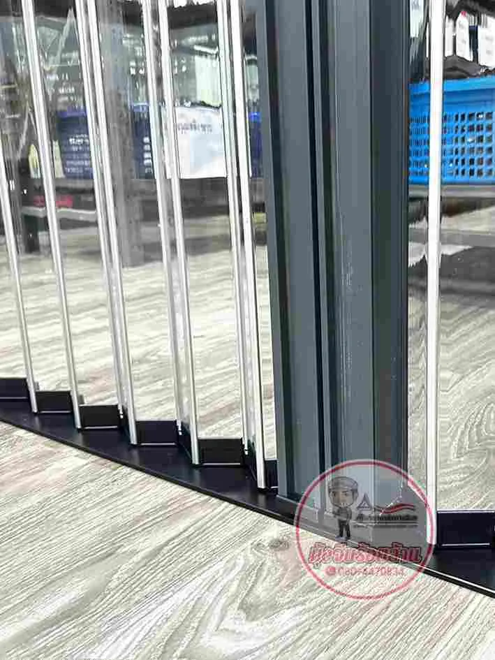 ฉากกั้นแอร์ใส