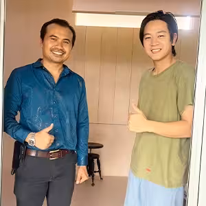 โทนี่ รากแก่น